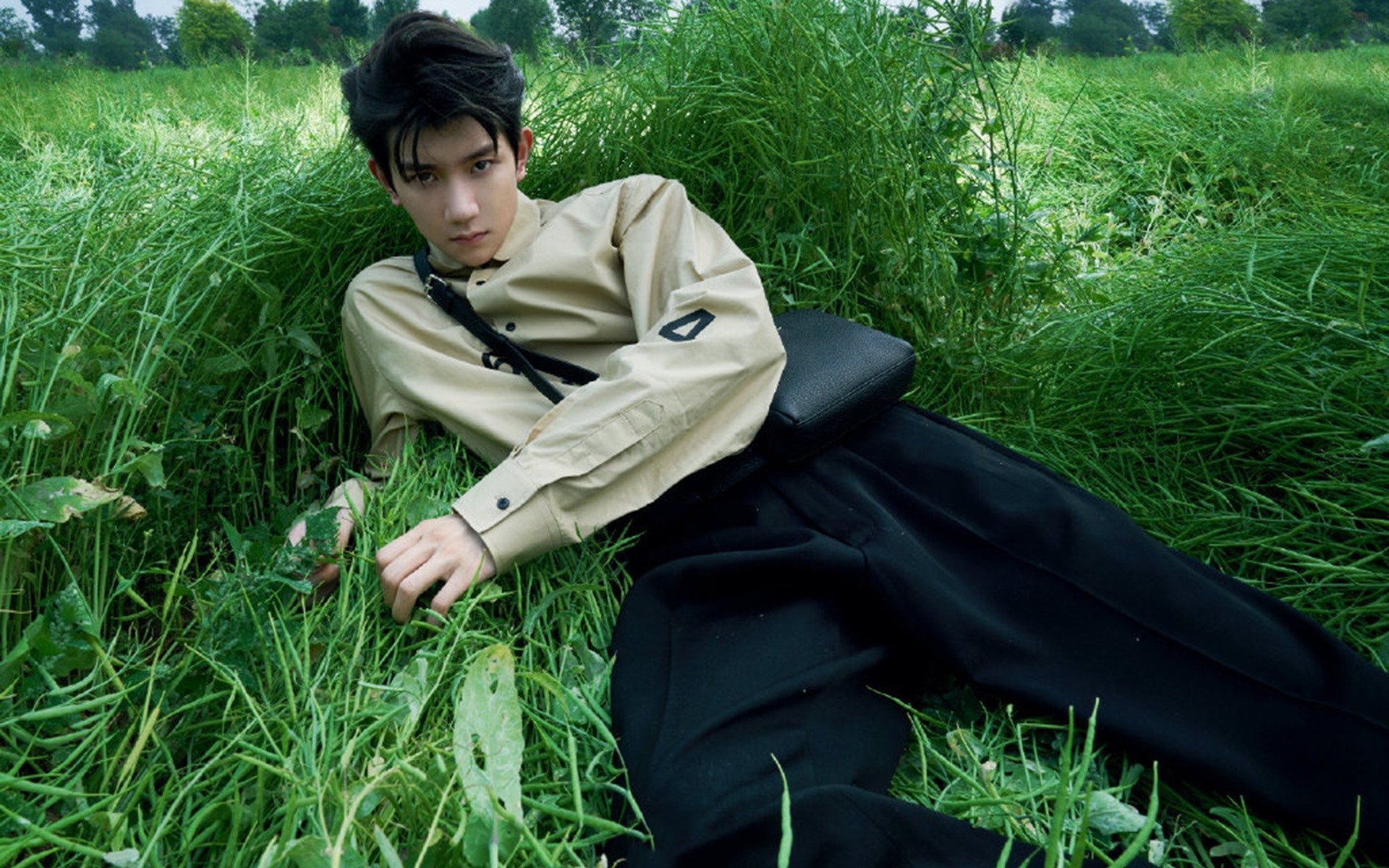 基:全黑队的“防守大师”,每次关键防守都展现出无与伦比的技术